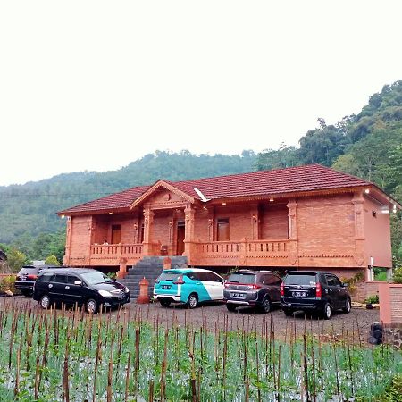 Villa Pringgitan Тавангмангу Екстериор снимка