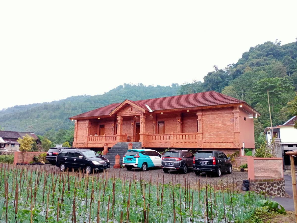 Villa Pringgitan Тавангмангу Екстериор снимка