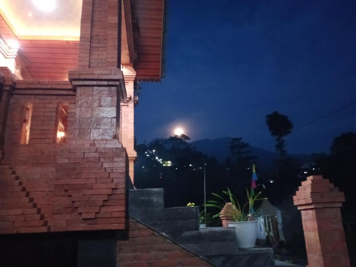 Villa Pringgitan Тавангмангу Екстериор снимка